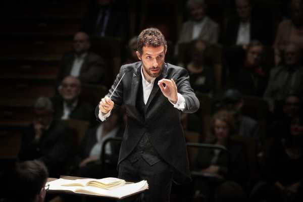 TEATRO MASSIMO. “Non vi lasciamo senza musica”. Stasera alle 19.00, il nuovo appuntamento in diretta, da casa, con la web Tv del Teatro Massimo.